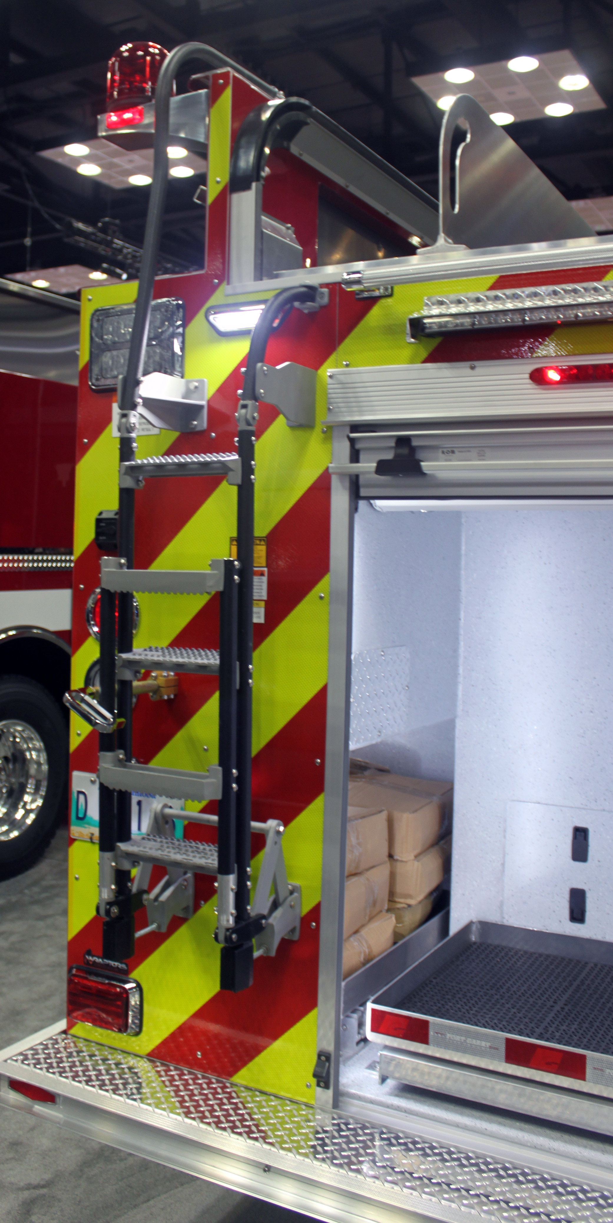 Ziamatic Corporation » 12″ Width Swing Out & Down Vehicle Ladders