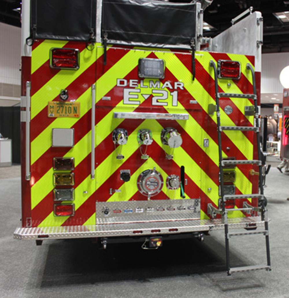 Ziamatic Corporation » 15″ Width Swing Out & Down Vehicle Ladders