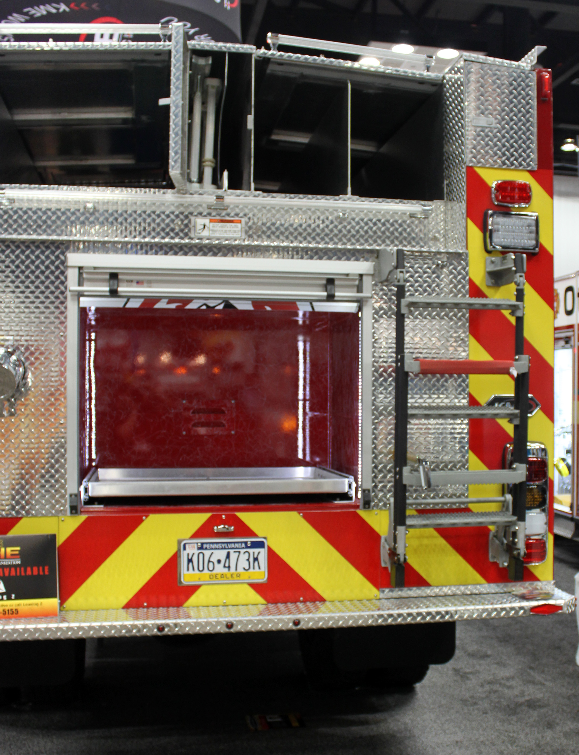 Ziamatic Corporation » 18″ Width Swing Out & Down Vehicle Ladders