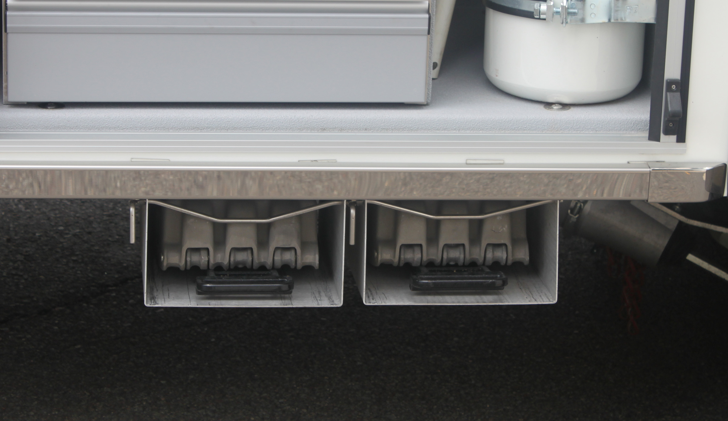 Folding Choc Holder – Horizontal | Ziamatic Corp